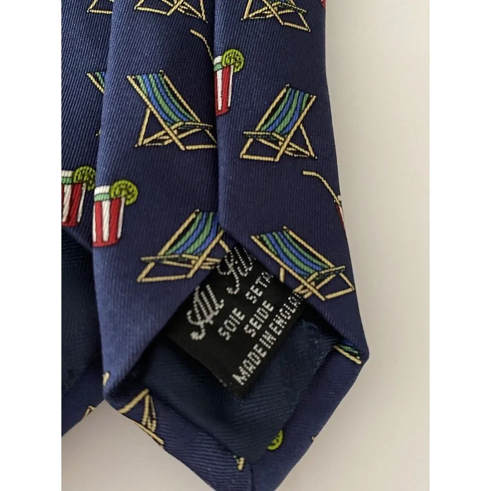 Aquascutum 100% Silk Tie Navy Blue Made in England Cool Beach Theme Vintage 3.75